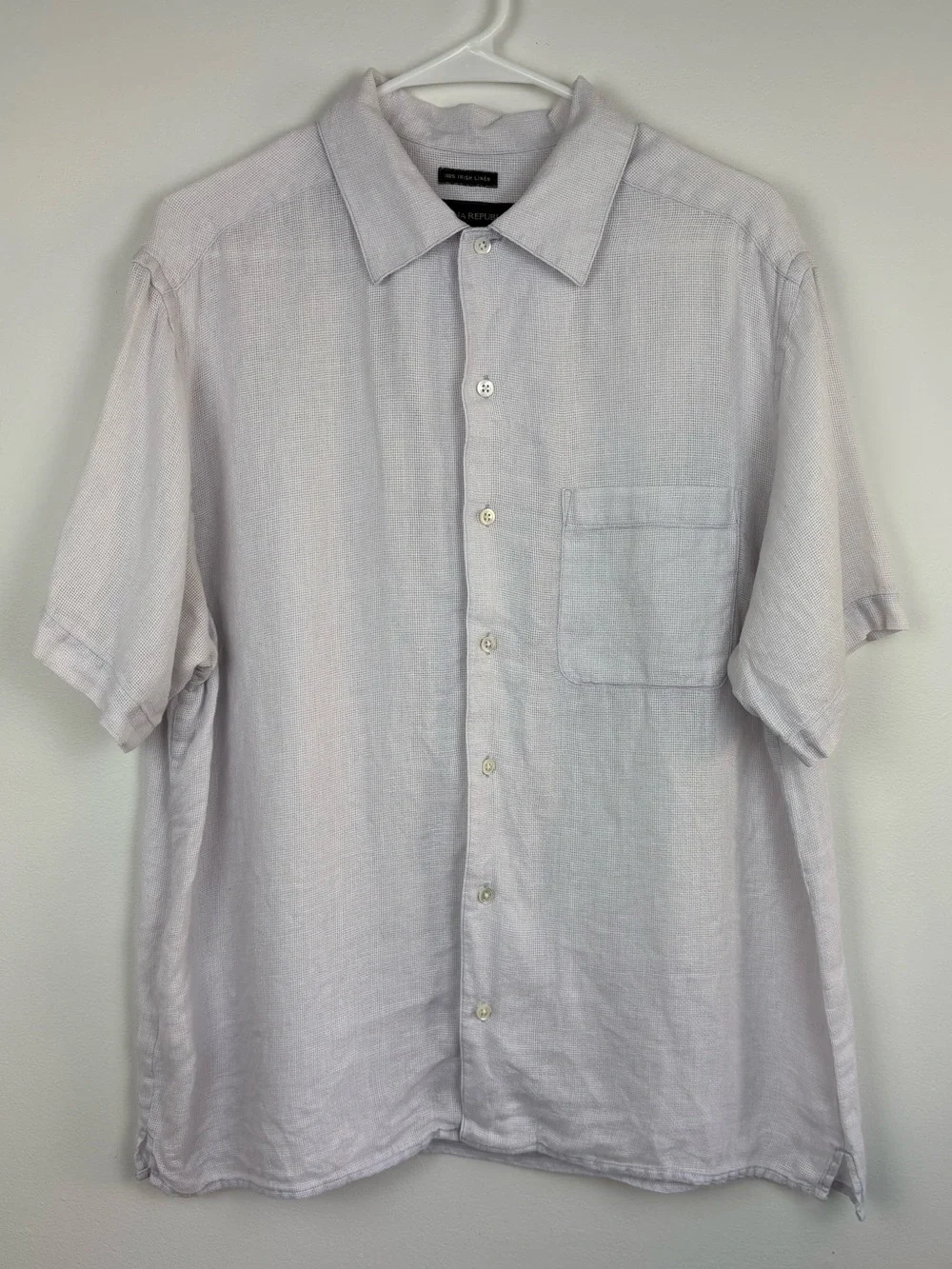 Banana Republic Irish Linen Large EUC Pale Gray Short-Sleeve Button-Up Shirt